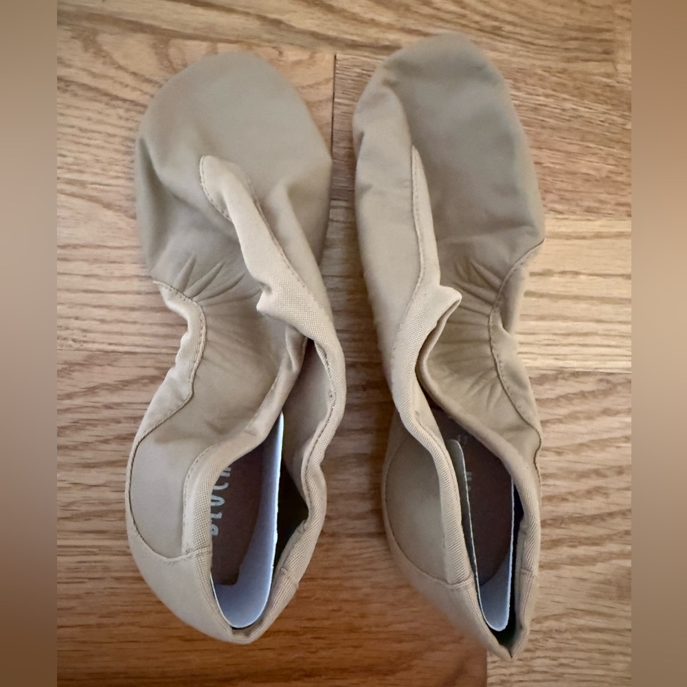 Brand New Bloch Tan M Size 11 Pulse Jazz Shoes